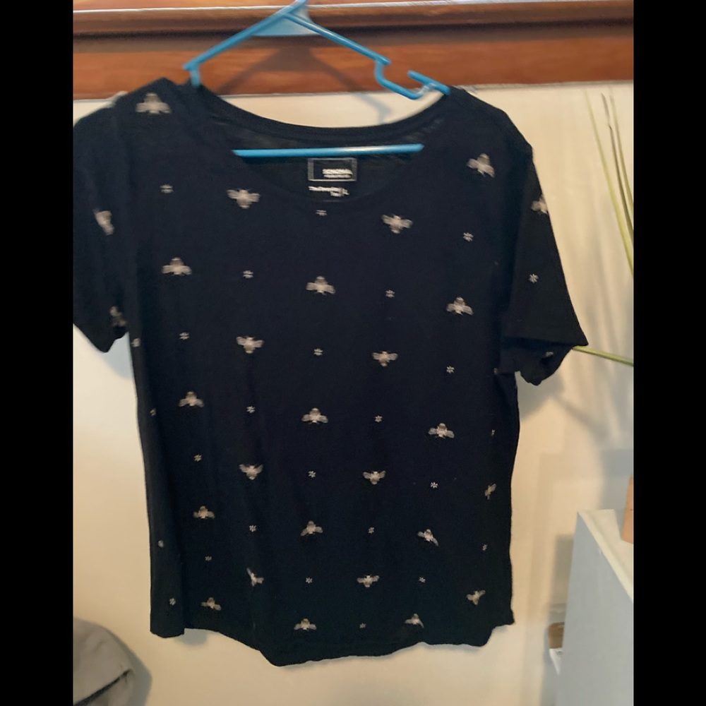 Bee shirt